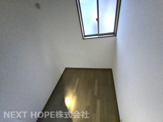 【収納】 | 川西市丸山台２丁目中古戸建　角地で明るく開放的 | 洋室6.2帖のウォークインクローゼットです♪