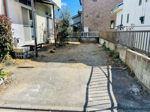 日の出町大久野　中古戸建の駐車場|２台可能！（車種による）