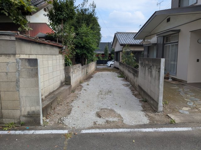 中古戸建　棟高町平屋の前面道路含む現地写真