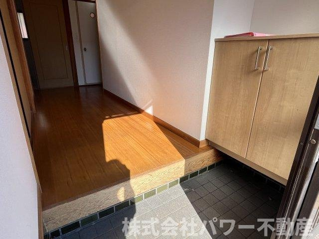中古戸建　棟高町平屋の玄関|シンプルな玄関です。