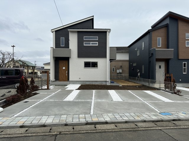 平塚市片岡　新築一戸建て　２号棟の駐車場|隣の号棟も販売中！