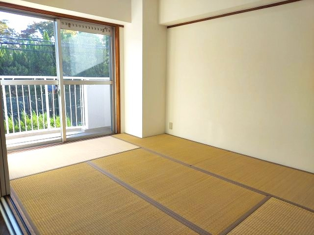 阪急逆瀬台マンションの和室|和室約6帖