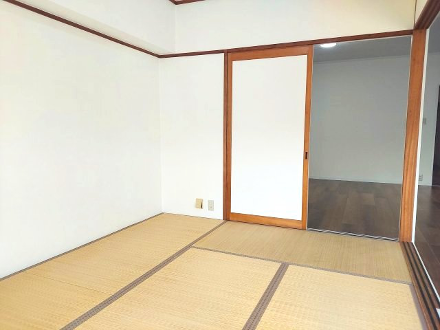 阪急逆瀬台マンションの和室|和室約6帖