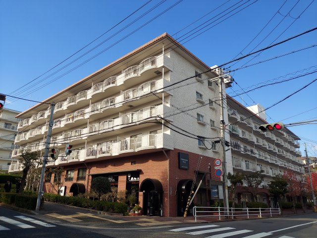 阪急逆瀬台マンションの外観