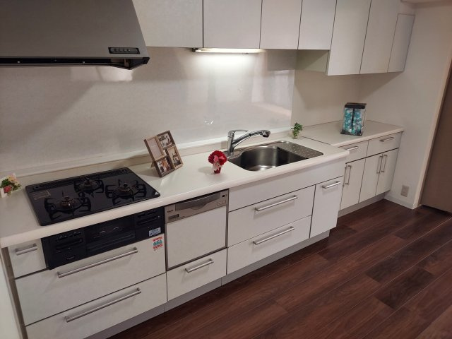 阪急逆瀬台マンションのキッチン|食洗機付きシステムキッチン