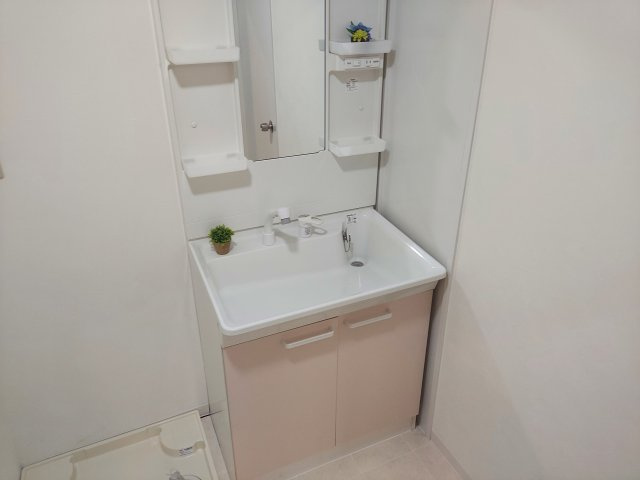 阪急逆瀬台マンションの独立洗面台|洗面化粧台