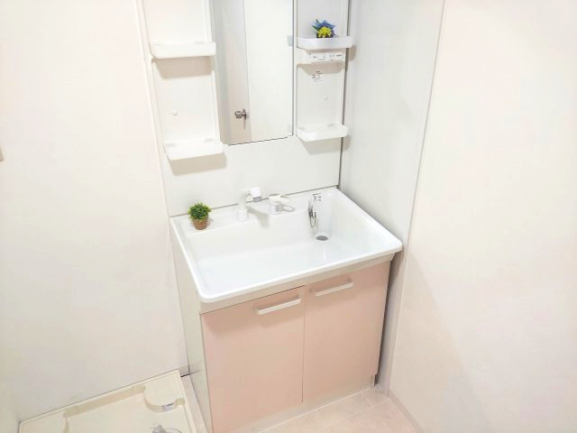 阪急逆瀬台マンションの独立洗面台|洗面化粧台