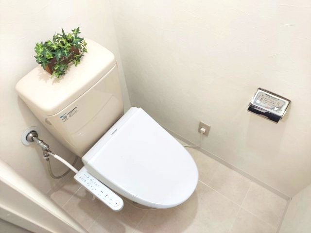 阪急逆瀬台マンションのトイレ|温水洗浄便座付き