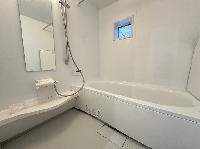 平塚市虹ケ浜　戸建て全1棟の浴室