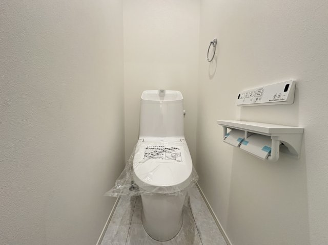 平塚市虹ケ浜　戸建て全1棟のトイレ