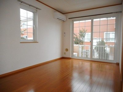 【居間・リビング】 | ブリズⅡ | ゆったり過ごせる居間です