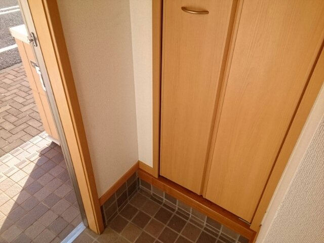 ブリズⅡの玄関|明るい玄関です