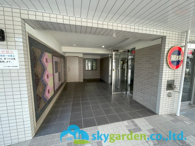 クリオ片瀬江の島壱番館のエントランス