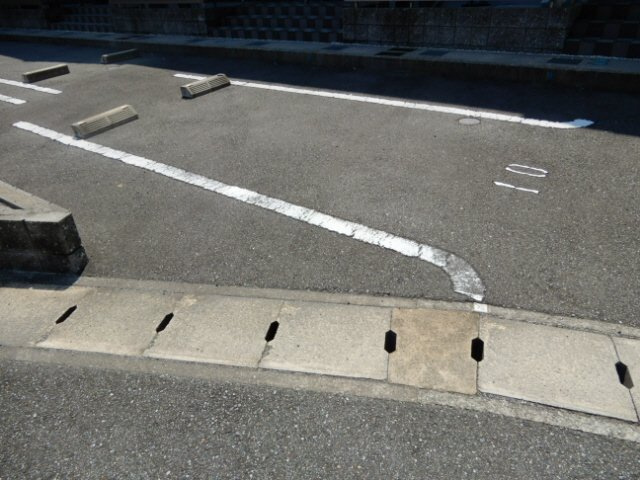 アメージングエステートの駐車場