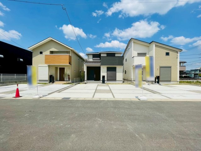 新築戸建　岐阜市六条江東　全5区画分譲の外観|「現地（2025年5月1日）撮影」　
■全体写真　
■ヤマダ不動産　株式会社リライフ　岐阜店　