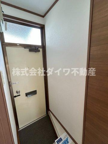 ハイツボヌールB棟の玄関