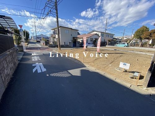 【前面道路含む現地写真】 | 平塚市田村5丁目　土地（売地）建築条件なし　Ｂ区画　全2区画 | 平塚市田村5丁目　土地（売地）建築条件なし　全2区画