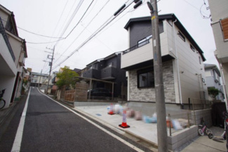 【前面道路含む現地写真】