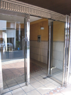 【エントランス】