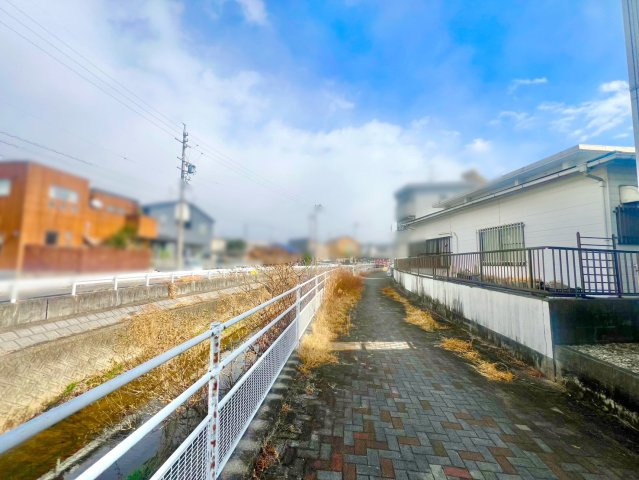 長久手市先達土地の前面道路含む現地写真