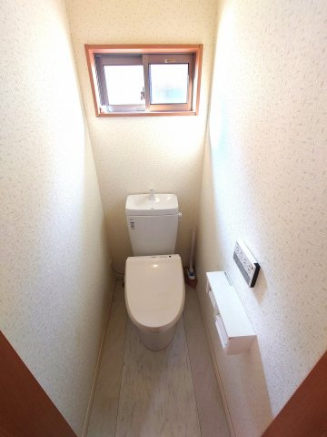 検見川町3丁目　中古戸建のトイレ|2階　ウォシュレット付き