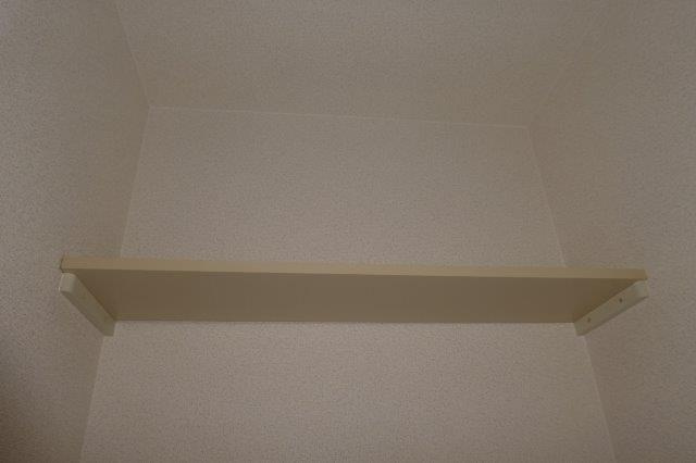 ハイカムール貝吹Dのトイレ|トイレ棚