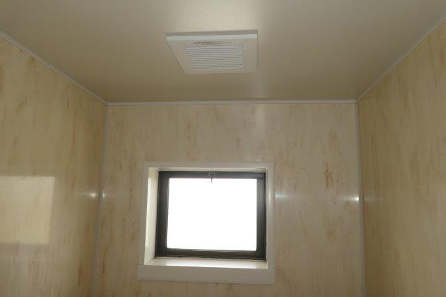 ハイカムール貝吹Dの浴室|浴室窓