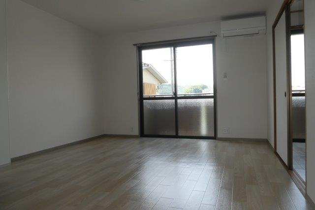 ハイカムール貝吹Dの居間・リビング