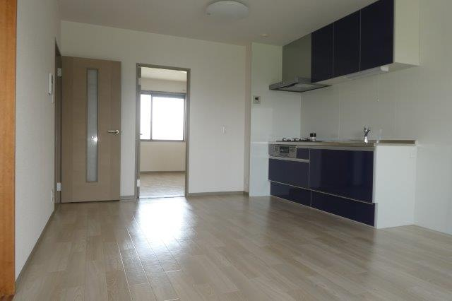 ハイカムール貝吹Dの居間・リビング