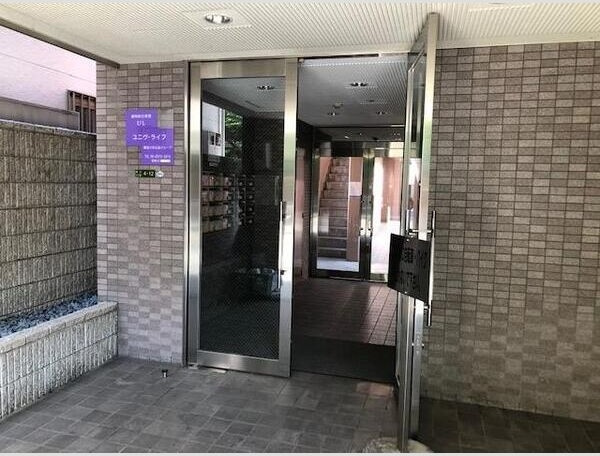 クレール相川のエントランス