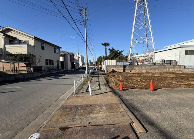 戸田市笹目五丁目土地の前面道路含む現地写真