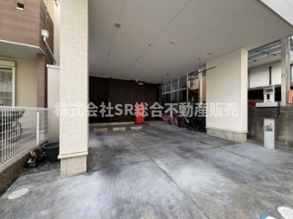 東石切町3丁目中古戸建の駐車場|車をお持ちの方に嬉しい駐車場付きの物件です