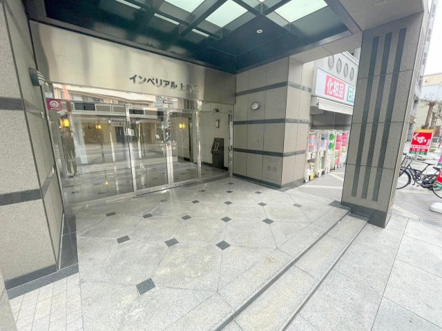 インペリアル上新庄のエントランス
