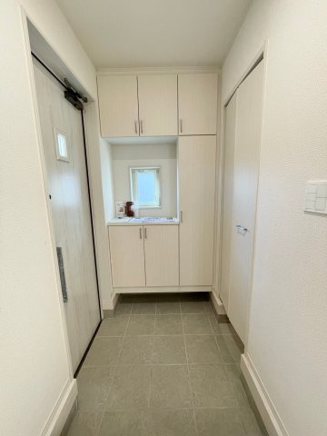 【玄関】 | 桐生市広沢4丁目　1号棟