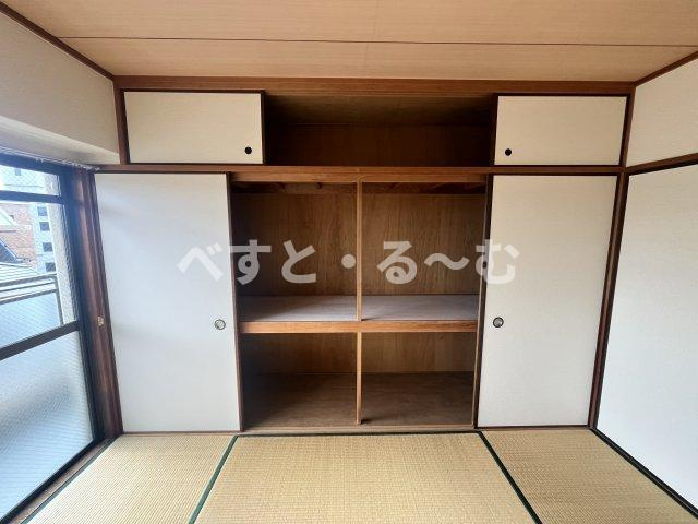 第61川辺ビルの収納