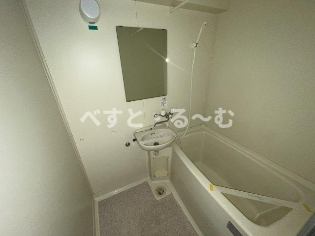 第61川辺ビルの浴室