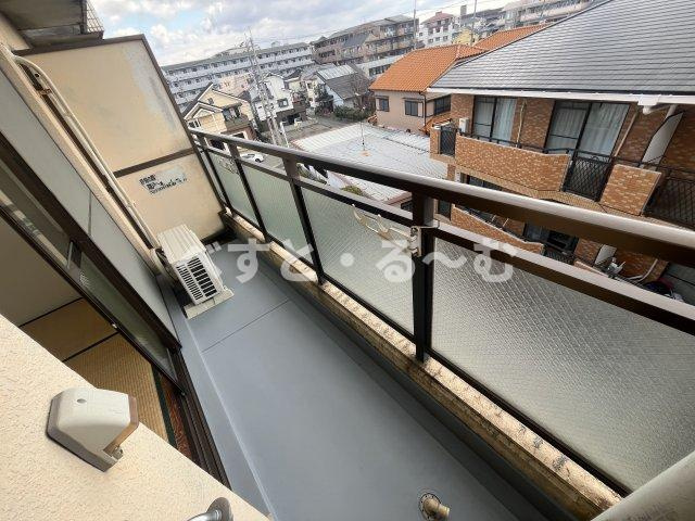 第61川辺ビルのバルコニー