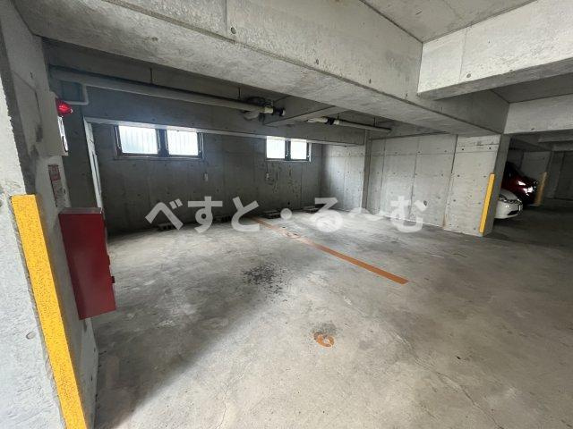第61川辺ビルの駐車場