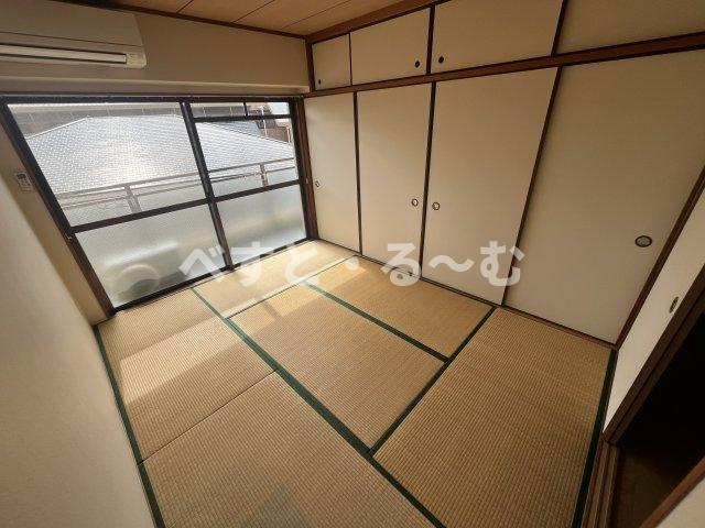 第61川辺ビルの和室