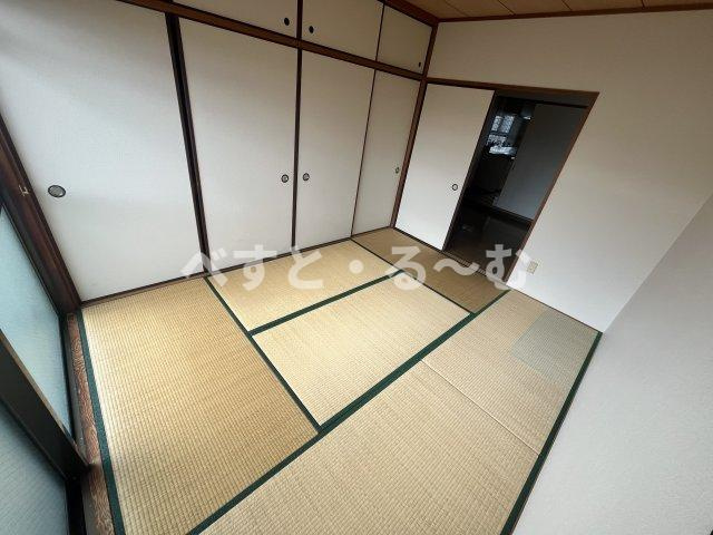 第61川辺ビルの和室