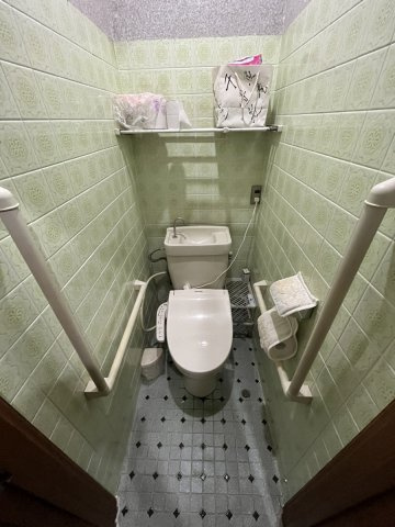 新町売家のトイレ|落ち着いたトイレです
