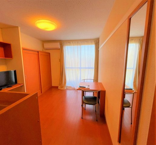 レオパレスサンシティの居間・リビング|おしゃれなリビングです