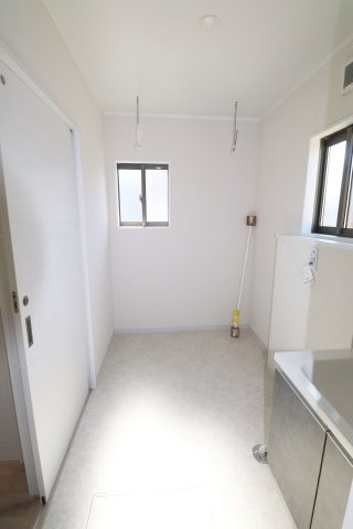 郡山市小原田２丁目　　  　　小原田小学校、小原田中学区　の洗面所