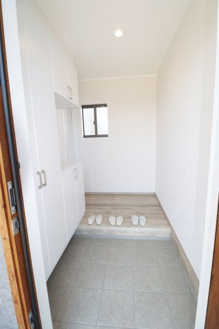 郡山市小原田２丁目　　  　　小原田小学校、小原田中学区　の玄関