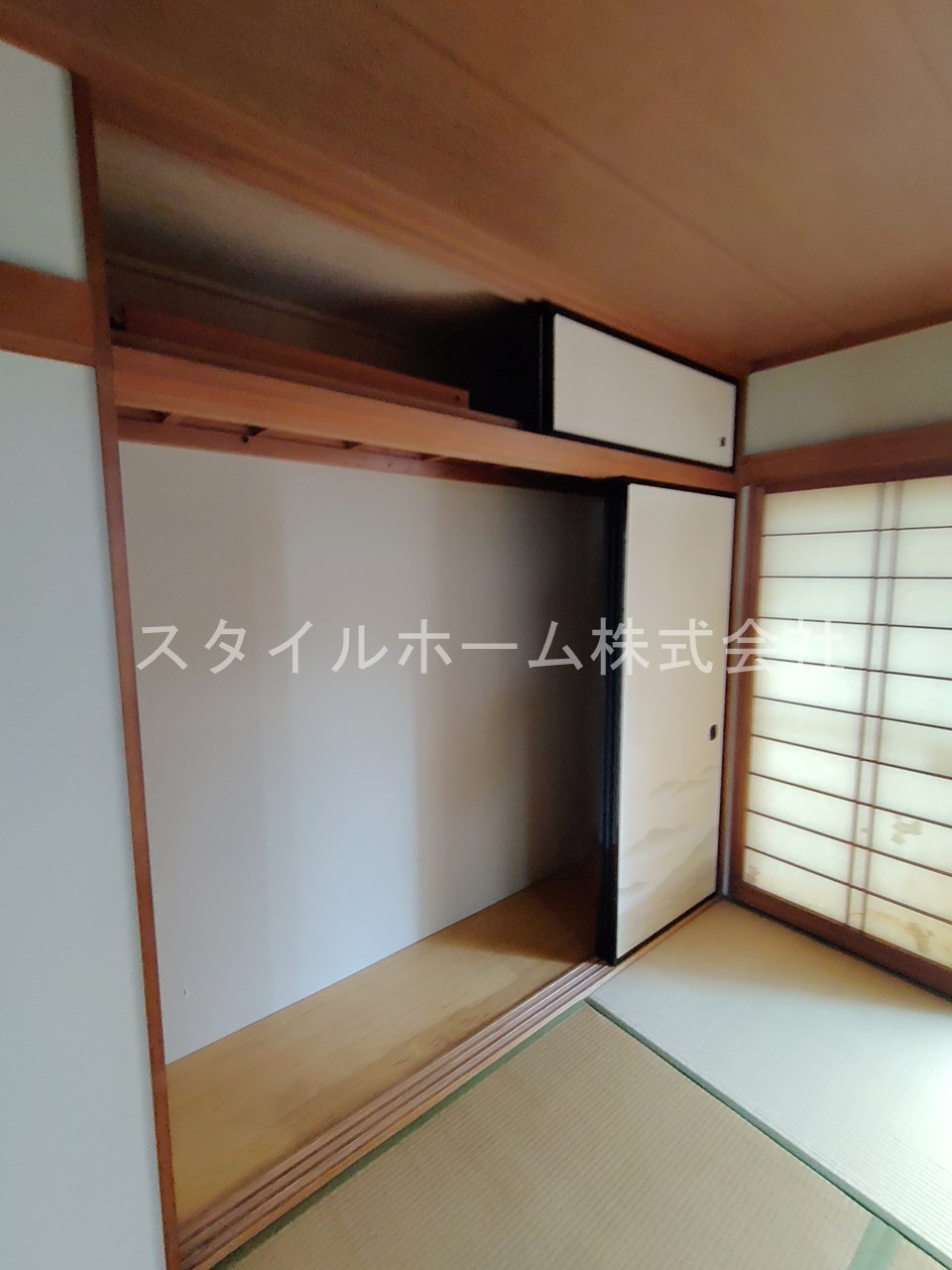 小池町貸家の収納