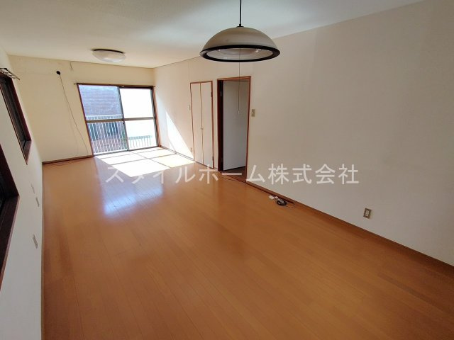 小池町貸家の居間・リビング