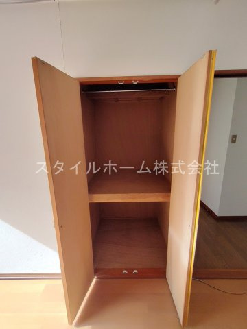 小池町貸家の収納