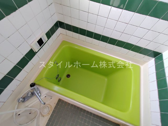 小池町貸家の浴室