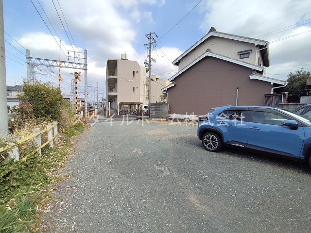 小池町貸家の駐車場