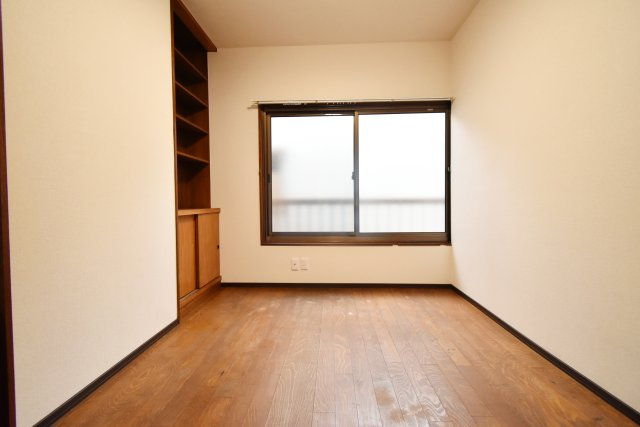 エール今津の洋室|2階4.5帖